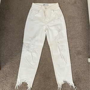 Zara white distressed ankle jeans - size us 2